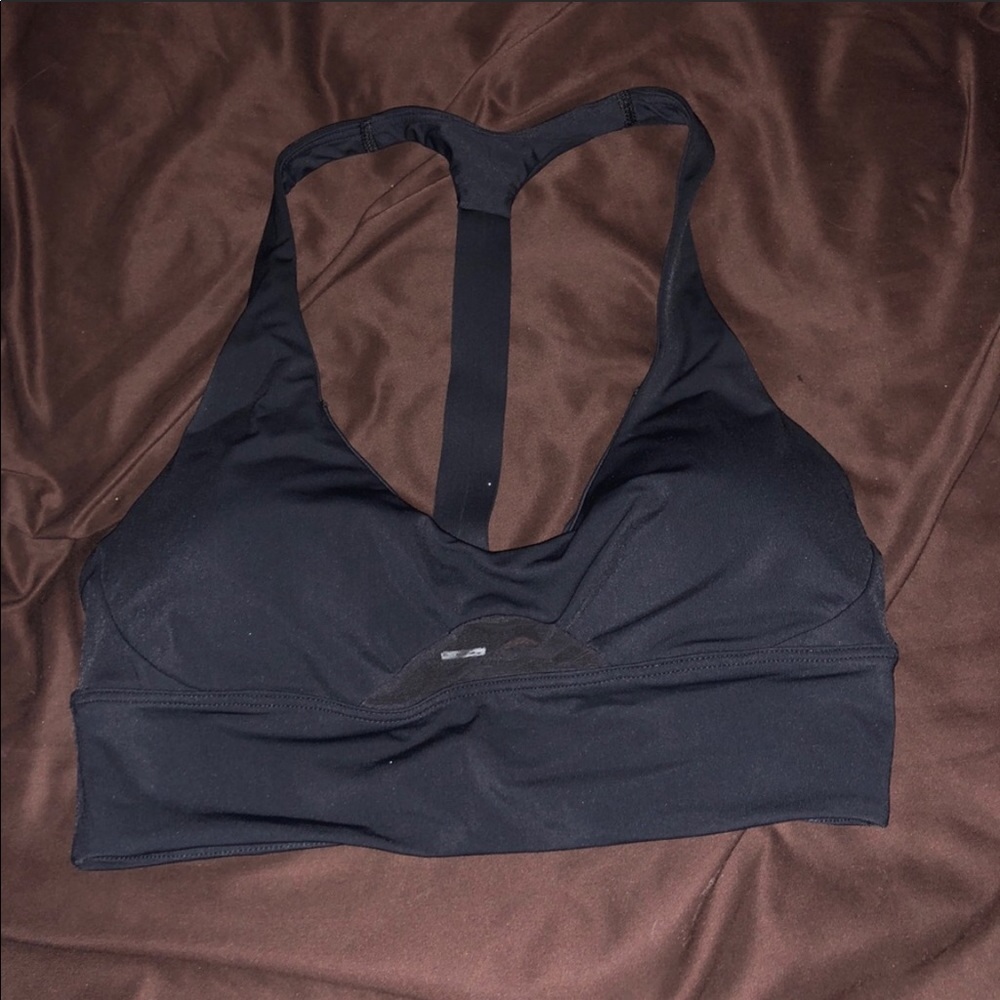 Black lululemon sports bra